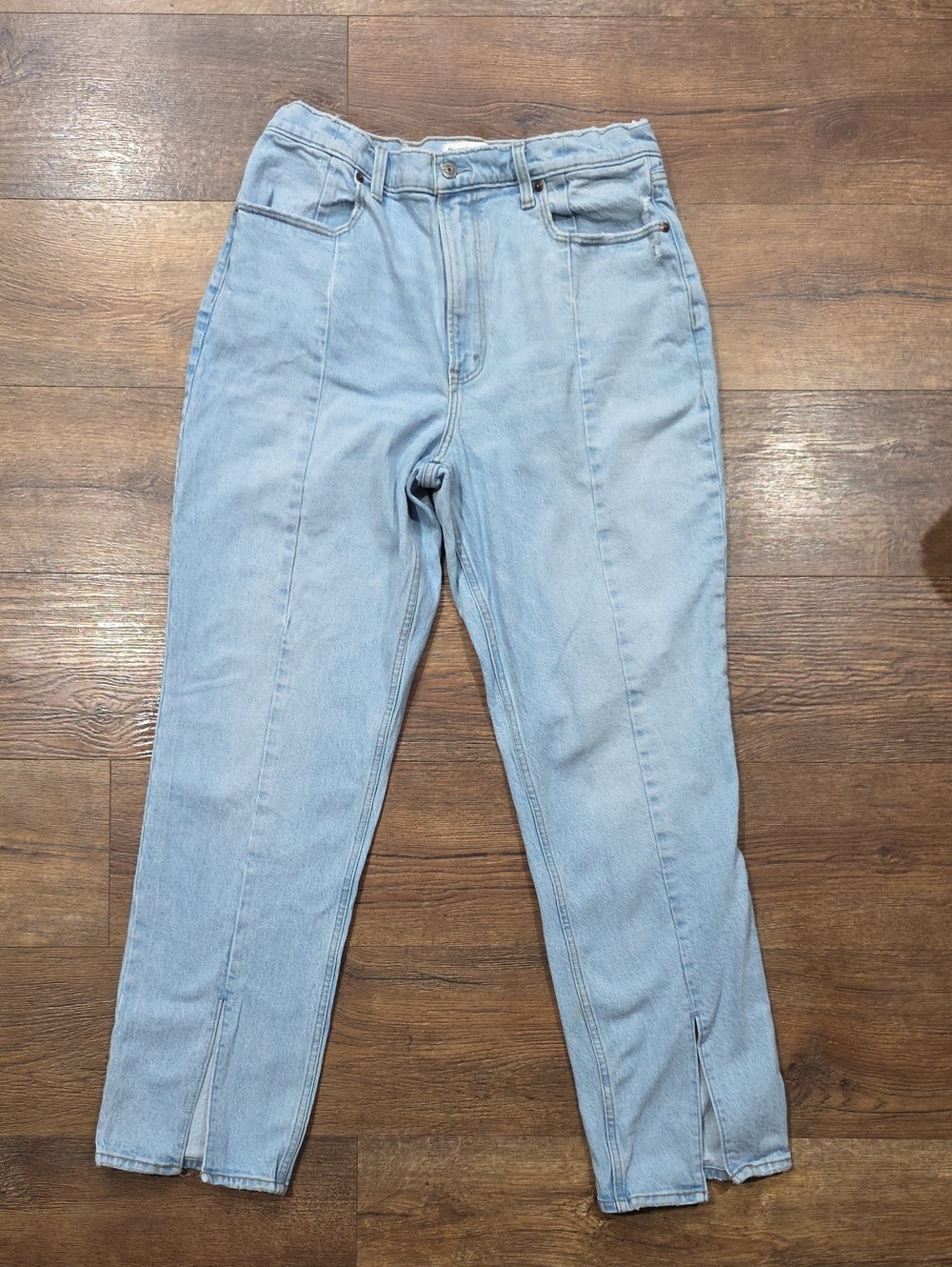 Abercrombie & Fitch 90s Straight Ultra High-Rise Curve Love